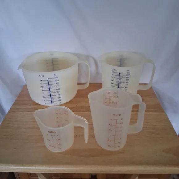 Tupperware Cream Kitchen Tools Set - Picture 3 of 3